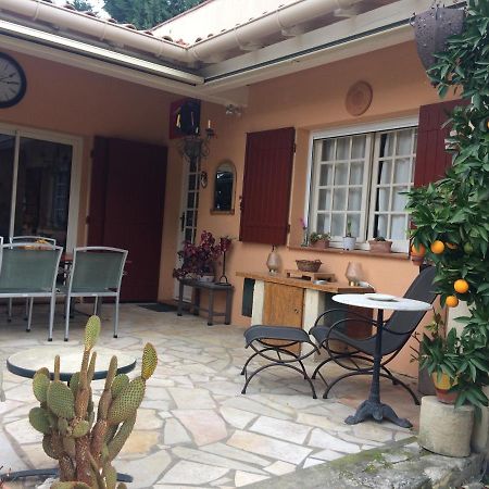 Chambre Dans Villa Charmante Vallabregues ภายนอก รูปภาพ