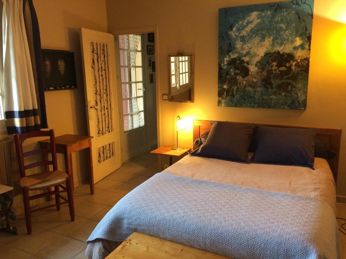Chambre Dans Villa Charmante Vallabregues ภายนอก รูปภาพ
